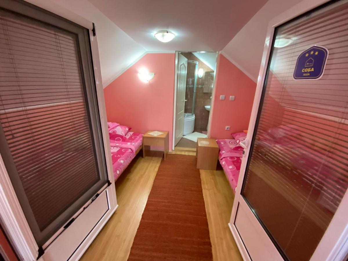 Sud ,,Antal I Olga,, Bed & Breakfast Skorenovac Exterior photo